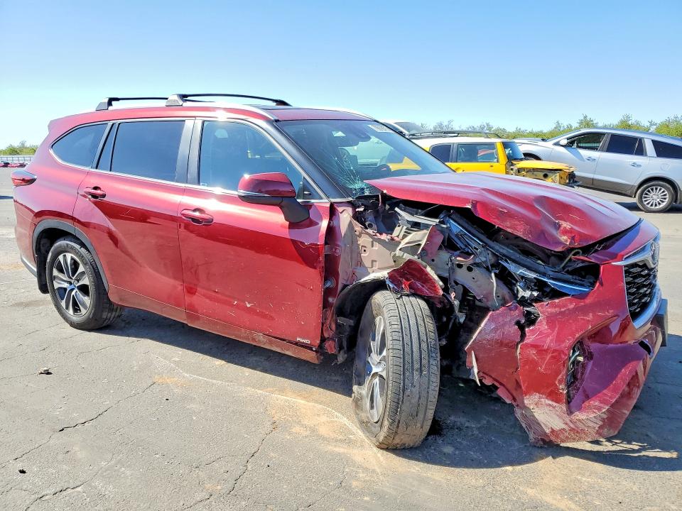 2023 Toyota Highlander VIN 5TDKBRCH9PS126034 COPART salvage auction — FRONT END, Ca - Salvage Certificate, sold $12,600 on 2026-07-23 (photo 4)