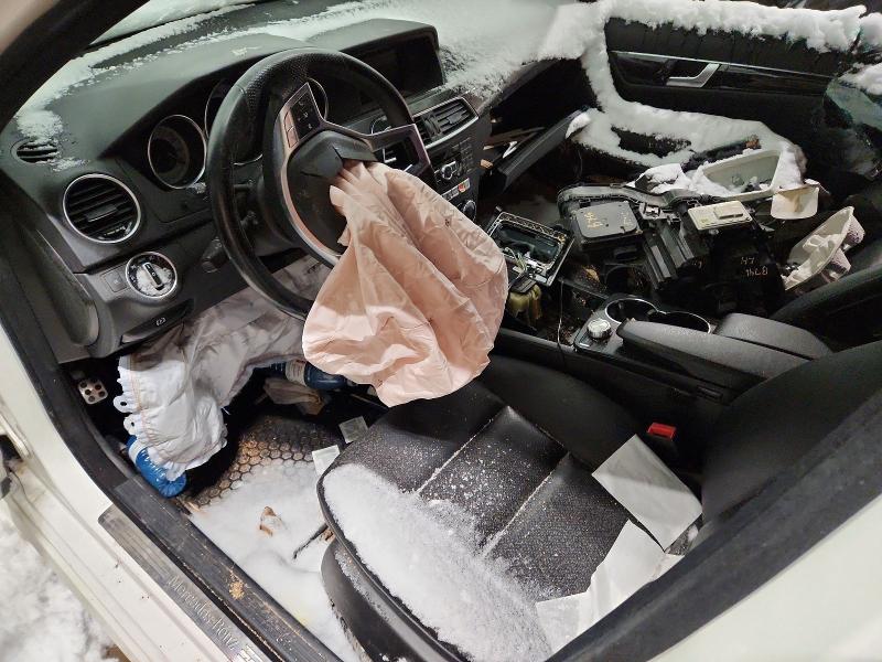 2012 Mercedes-benz C-klasse VIN WDDGF8BBXCA676552 COPART salvage auction — FRONT END, Salvage Title, sold $975 on 2026-08-04 (photo 8)