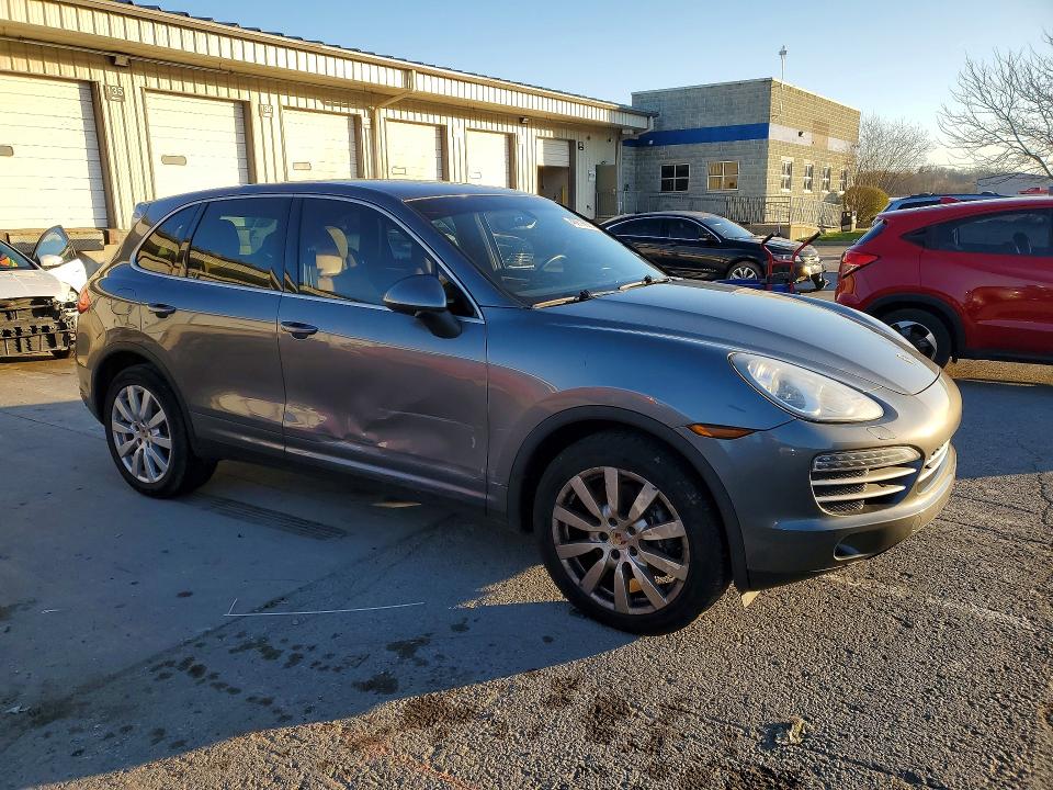 2014 Porsche Cayenne VIN WP1AA2A29ELA90749 COPART salvage auction — SIDE, Ky - Certificate Of Title, sold $3,850 on 2026-07-09 (photo 4)