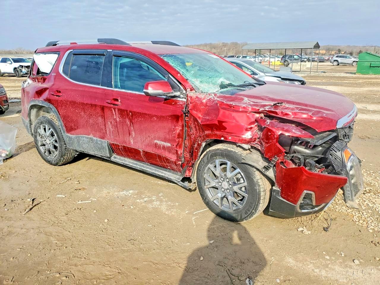 2023 GMC Acadia VIN 1GKKNULS2PZ237548 COPART salvage auction — Side, TX - DIS/DLR/EXP ONLY SALVAGE TITLE, sold $1,050 on 2026-07-09 (photo 4)