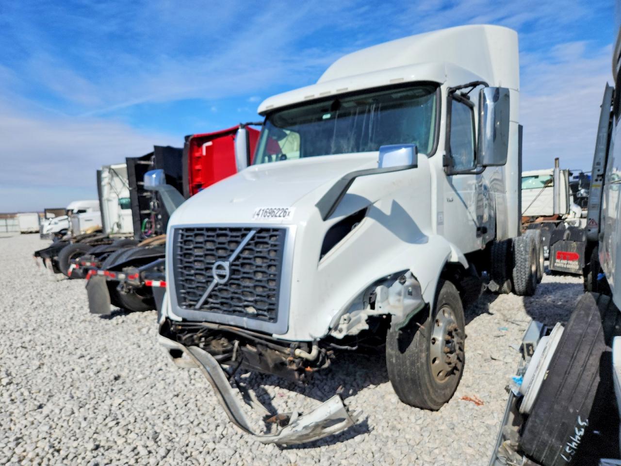2021 Volv Vnr VIN 4V4WC9EH6MN600328 COPART salvage auction — Side, NE - CERT OF TITLE-SALVAGE, sold $4,550 on 2026-07-02 (photo 2)