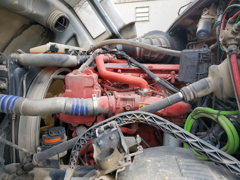 2015 Volvo Vnl VIN 4V4N19TG7FN922782 COPART salvage auction — ROOF, IN - CERTIFICATE OF TITLE, sold $5,000 on 2026-07-29 (photo 7)