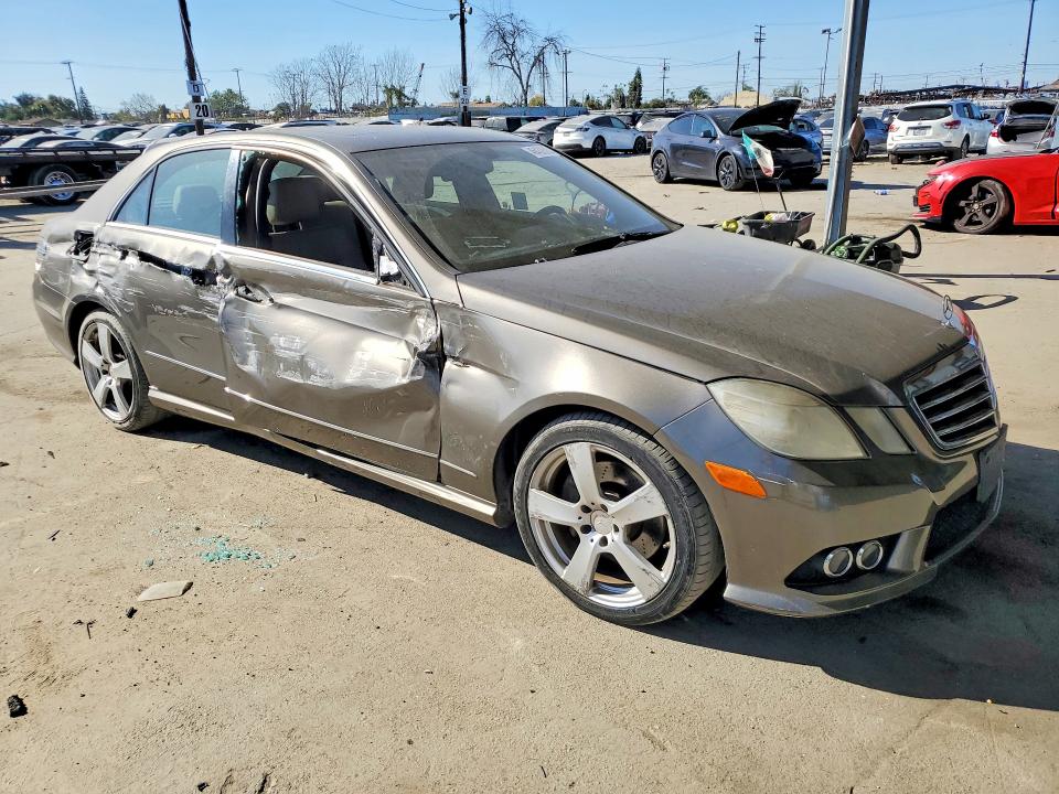 2010 Mercedes-benz E-class VIN WDDHF5GB1AA073255 COPART salvage auction — SIDE, CA - SALVAGE CERTIFICATE, sold $1,000 on 2026-08-20 (photo 4)