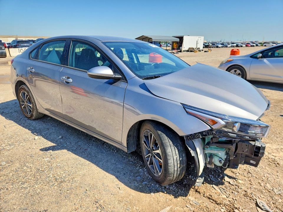 2024 Kia VIN 3KPF24AD1RE794864 COPART salvage auction — FRONT END, Tx - Certificate Of Title, sold $2,300 on 2026-07-20 (photo 4)