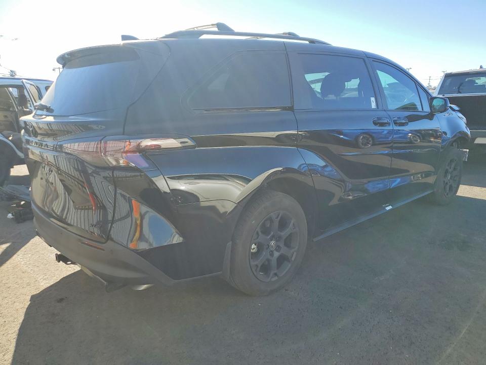 2025 Toyota Sienna VIN 5TDCSKFCXSS212666 COPART salvage auction — FRONT END, Ca - Salvage Certificate, sold $15,100 on 2026-07-15 (photo 3)