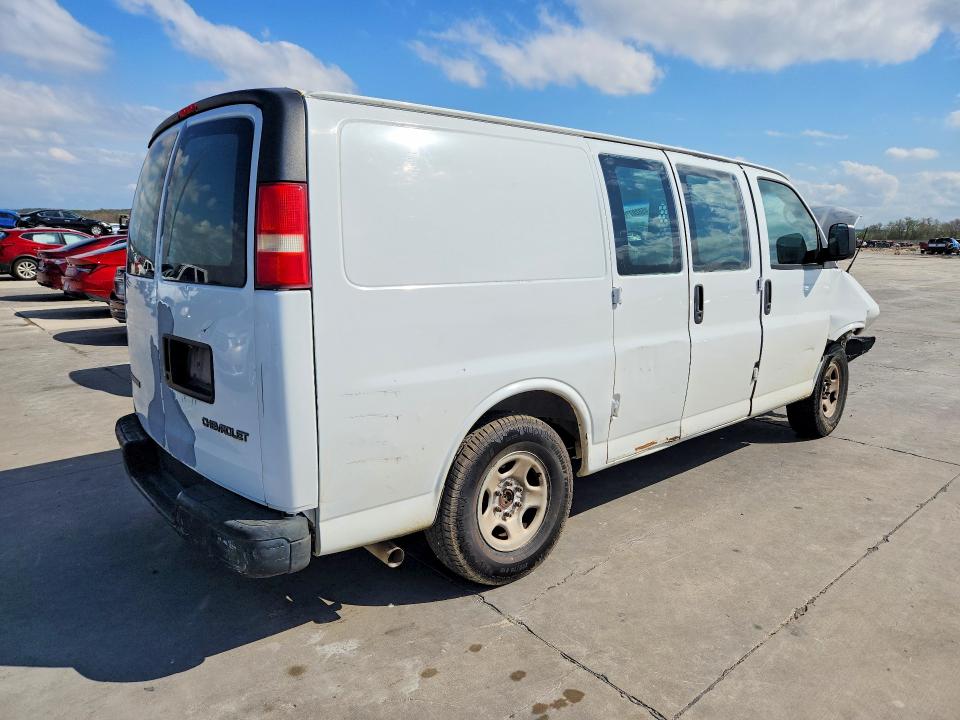 2004 Chevrolet Express 1500 VIN 1GCFG15X441114052 COPART salvage auction — FRONT END, Tx - Salvage Vehicle Title, sold $500 on 2026-07-08 (photo 3)