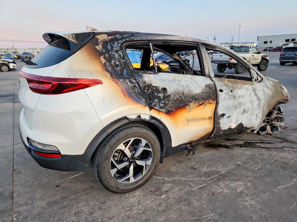 2021 Kia Sportage VIN KNDPM3AC9M7919019 COPART salvage auction — BURN, Tx - Nonrepairable Title, sold $200 on 2026-07-23 (photo 3)