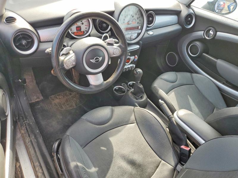 2009 Mini Cooper VIN WMWMF73589TW87141 COPART salvage auction — NORMAL WEAR, Fl - Certificate Of Title (P), sold $1,550 on 2026-07-09 (photo 8)