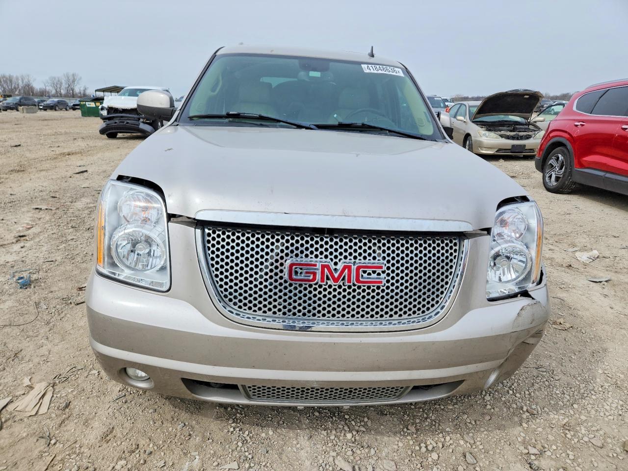 2007 GMC Yukon VIN 1GKFK63897J183688 COPART salvage auction — Side, KS - CERT OF TITLE-SALVAGE, sold $1,400 on 2026-07-02 (photo 5)