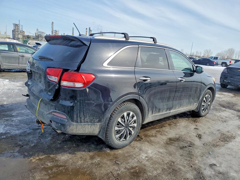 2016 Kia Sorento VIN 5XYPGDA59GG087543 COPART salvage auction — REAR END, Qc - Gravement Accidente, sold $2,800 on 2026-07-14 (photo 3)