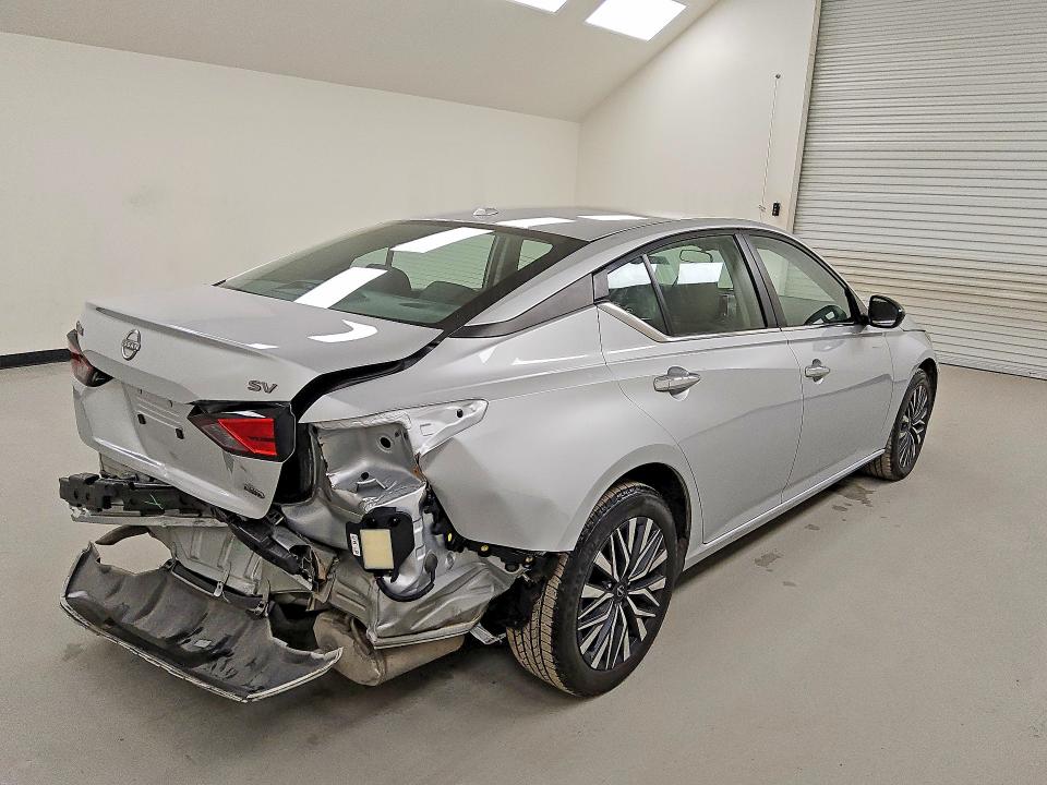 2024 Nissan Altima VIN 1N4BL4DW1RN409183 COPART salvage auction — REAR END, Tx - Certificate Of Title, sold $5,700 on 2026-07-09 (photo 3)