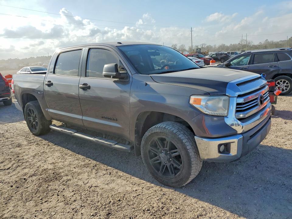 2017 Toyota Tundra VIN 5TFEM5F13HX119753 COPART salvage auction — MINOR DENT/SCRATCHES, Tx - Certificate Of Title, sold $9,200 on 2026-07-30 (photo 4)