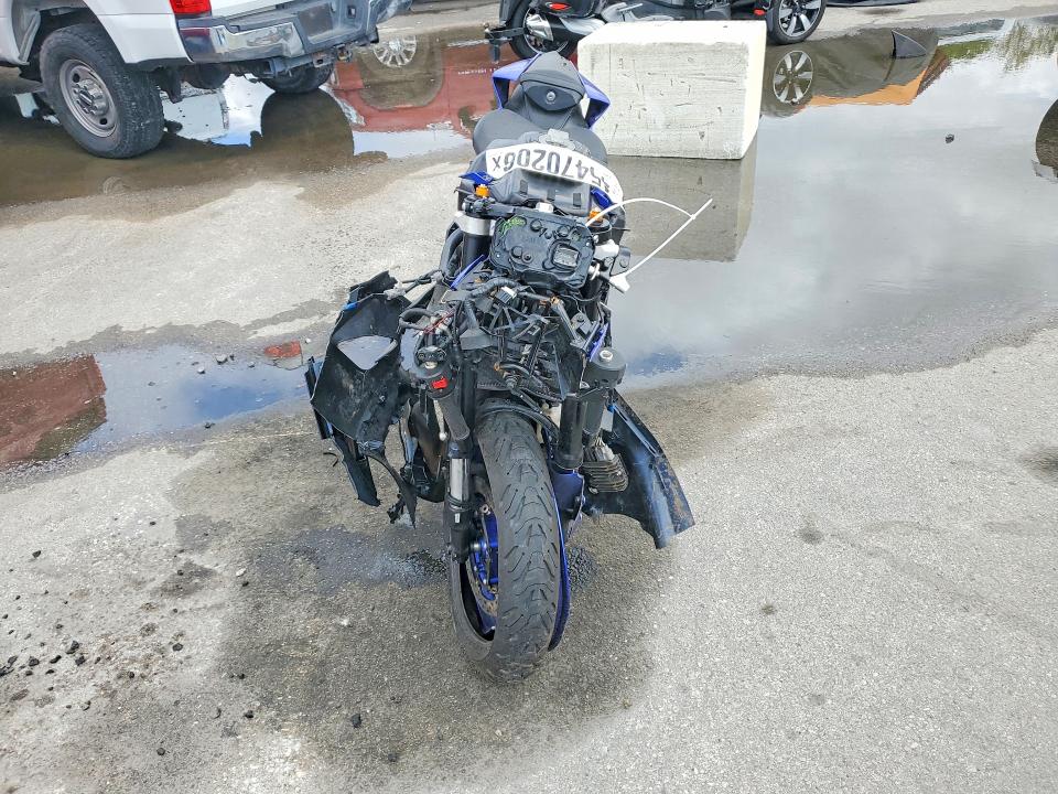 2024 Yamaha Yzf VIN JYARM38E4RA009347 COPART salvage auction — ROLLOVER, Salvage Title, sold $225 on 2026-07-23 (photo 2)