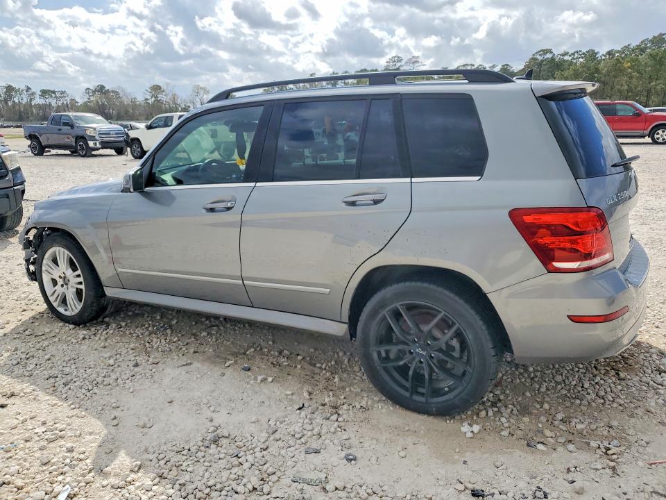 2015 Mercedes-benz VIN WDCGG0EB9FG363802 COPART salvage auction — FRONT END, Tx - Certificate Of Title, sold $950 on 2026-07-02 (photo 2)