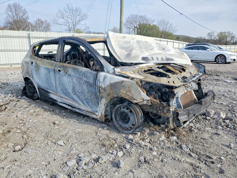 2016 Hyundai Accent VIN KMHCT5AE4GU245846 COPART salvage auction — BURN, PA - CERTIFICATE OF SALVAGE, sold $150 on 2026-07-22 (photo 4)