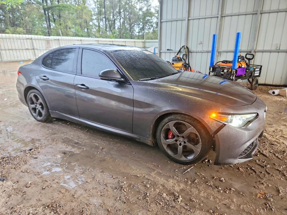 2018 Alfa romeo Giulia VIN ZARFAEBN4J7573186 COPART salvage auction — FRONT END, Tx - Salvage Vehicle Title, sold $5,200 on 2026-07-31 (photo 4)