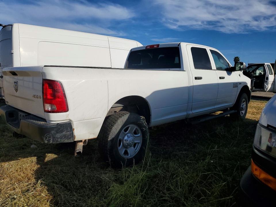 2018 Ram 2500 VIN 3C6UR5HJ7JG317151 COPART salvage auction — NORMAL WEAR, Wy - Dis/Dlr/Exp Only Clean Title (P), sold $5,200 on 2026-07-09 (photo 3)