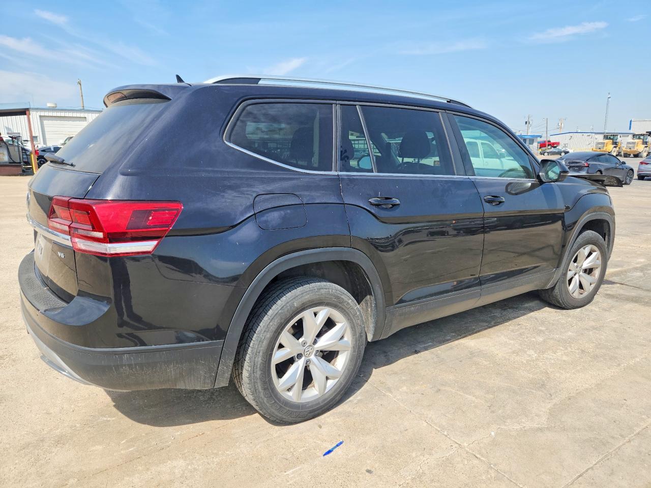 2019 Volkswagen Atlas VIN 1V2DR2CA8KC603897 COPART salvage auction — Front End, TX - SALVAGE VEHICLE TITLE, sold $3,800 on 2026-07-02 (photo 3)