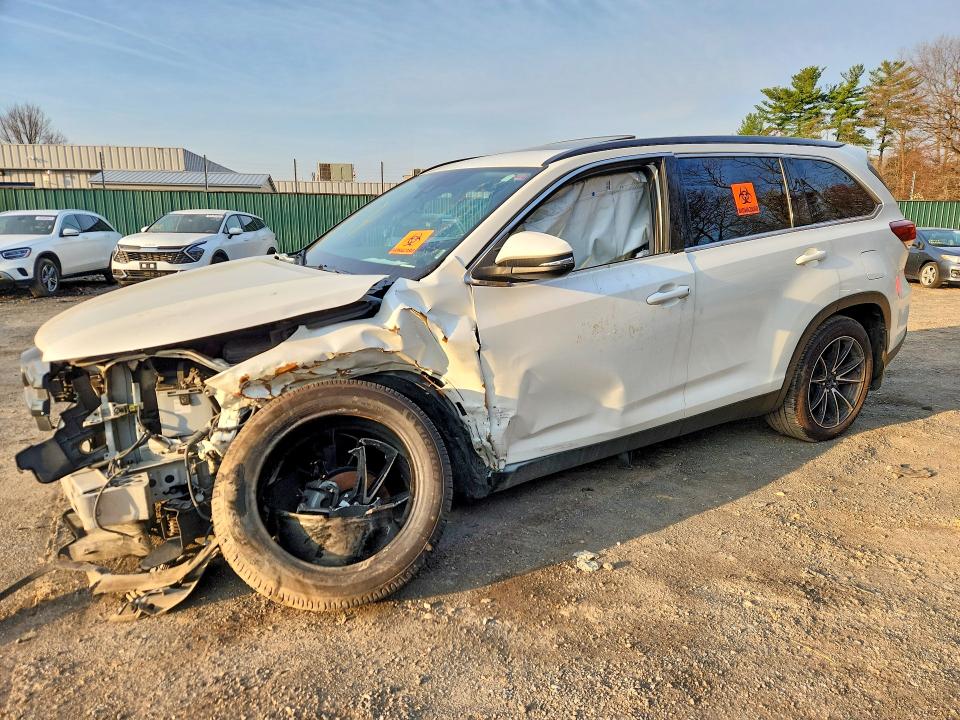 2019 Toyota Highlander VIN 5TDJZRFH8KS944446 COPART salvage auction — FRONT END, In - Certificate Of Title, sold $3,950 on 2026-07-30 (photo 1)