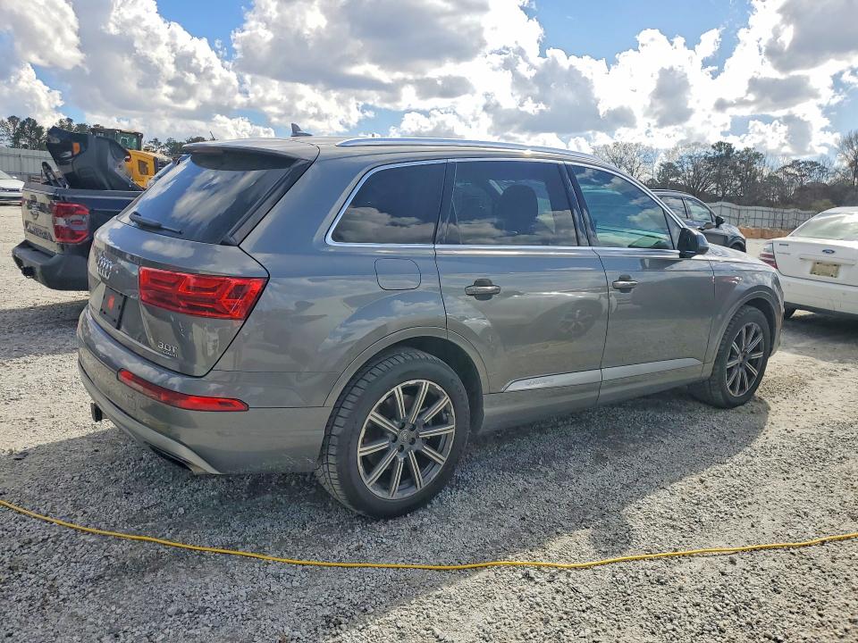 2017 Audi Q7 VIN WA1LAAF77HD019700 COPART salvage auction — MINOR DENT/SCRATCHES, Ga - Certificate Of Title, sold $5,000 on 2026-07-27 (photo 3)