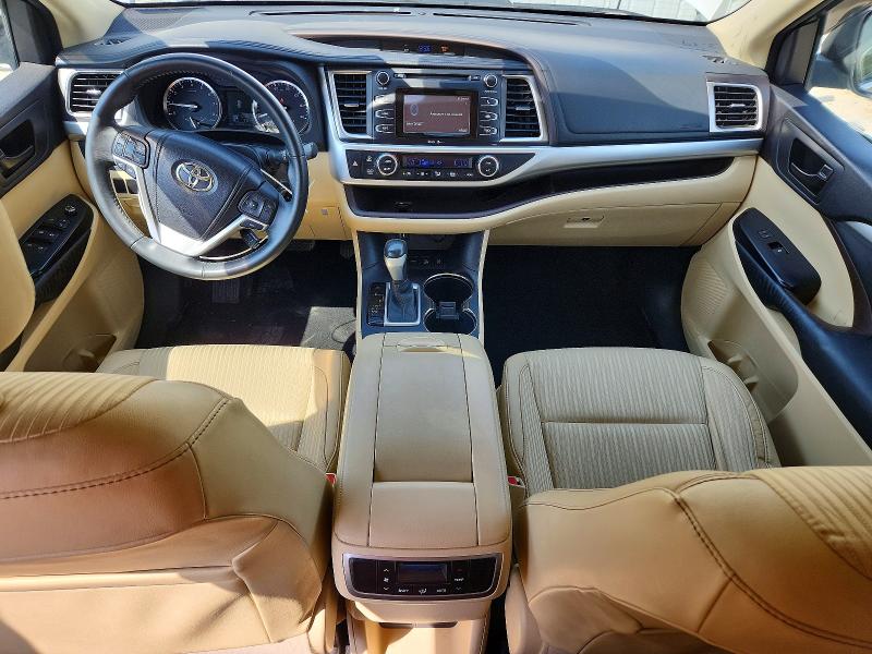 2015 Toyota Highlander VIN 5TDBKRFH5FS087646 COPART salvage auction — SIDE, Md - Cert Of Salvage > 75% Damage, sold $5,400 on 2026-07-14 (photo 8)