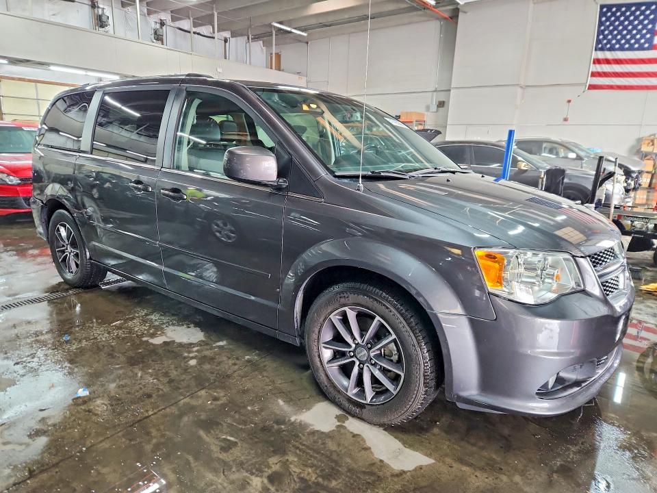 2017 Dodge Caravan VIN 2C4RDGCGXHR842231 COPART salvage auction — REAR END, Co - Certificate Of Title, sold $1,950 on 2026-07-22 (photo 4)