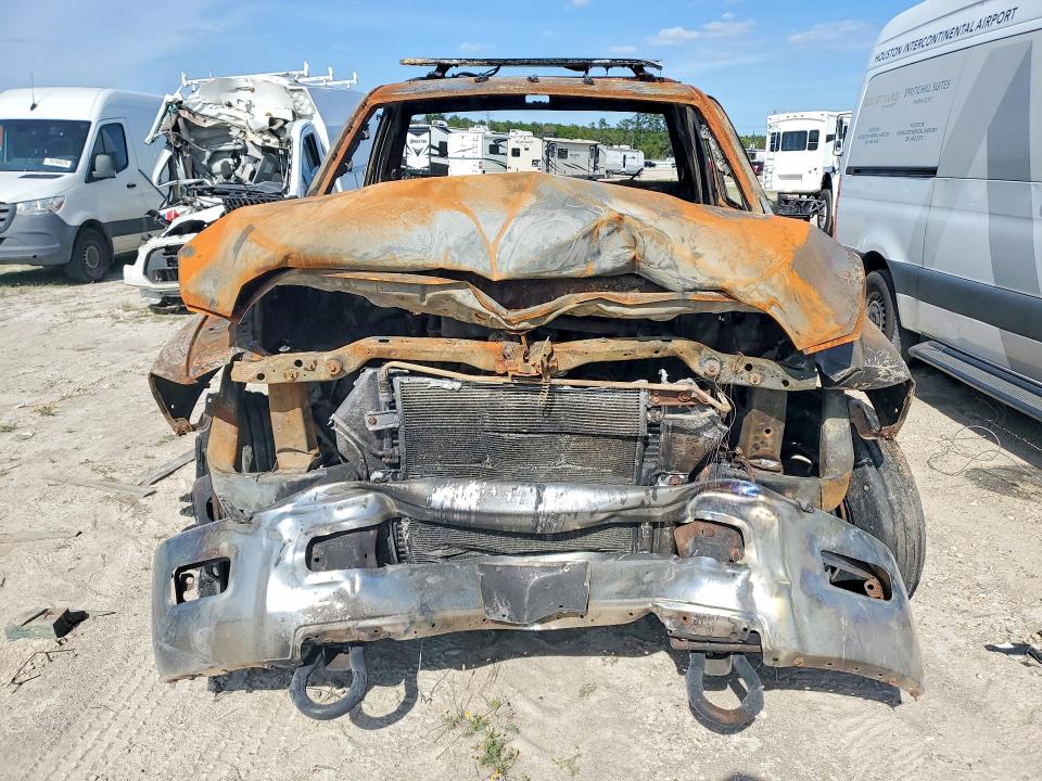 2012 Dodge Ram 5500 VIN 3C7WDMDL3CG233576 COPART salvage auction — BURN, TX - NONREPAIRABLE TITLE, sold $8,800 on 2026-07-31 (photo 5)