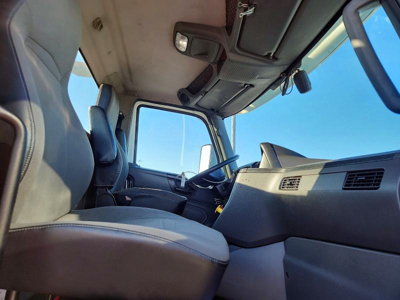2019 International Lt VIN 3HSDZTZR6KN141991 COPART salvage auction — NORMAL WEAR, In - Certificate Of Title (P), sold $4,450 on 2026-07-07 (photo 5)