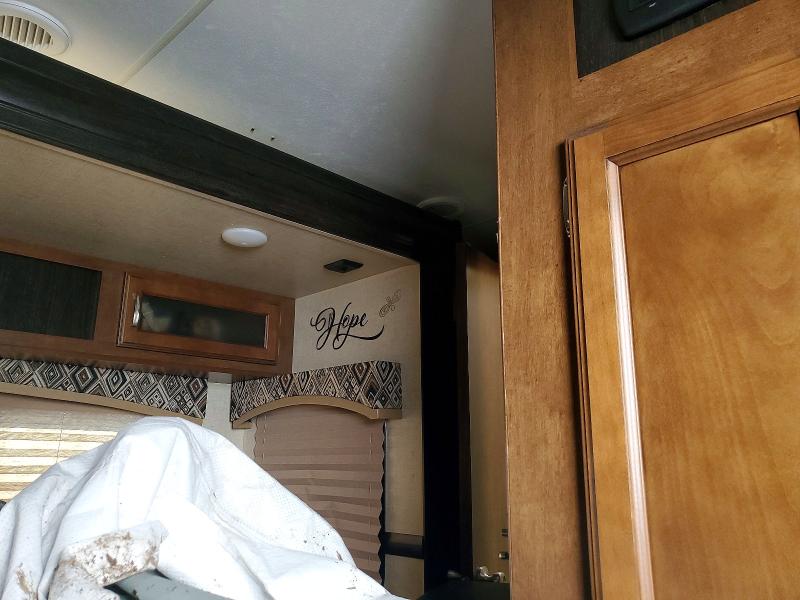 2018 Kz-rv Sporttrek VIN 4EZT13421J8069885 COPART salvage auction — FRONT END, MD - CERT OF SALVAGE > 75% DAMAGE, sold $3,550 on 2026-07-23 (photo 5)