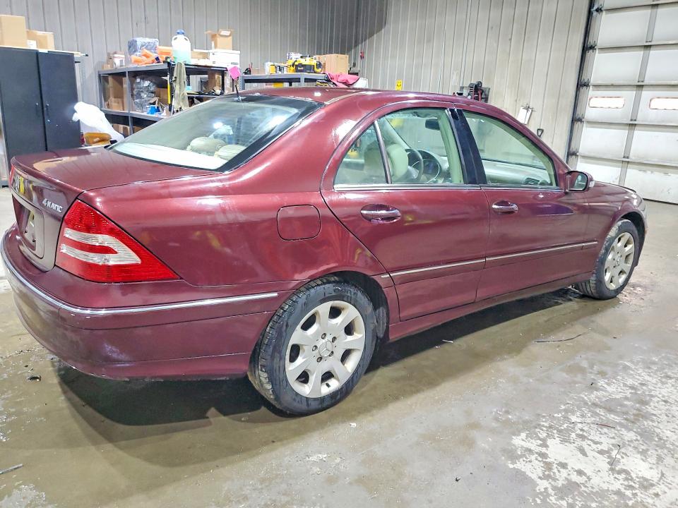 2006 Mercedes-benz C-klasse VIN WDBRF92H86F767676 COPART salvage auction — Burn Engine, Nh - Cert Of Title-Salvage, sold $90 on 2026-07-23 (photo 3)