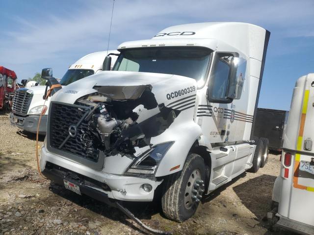 2021 Volvo Vnr VIN 4V4WC9EH0MN600339 COPART salvage auction — FRONT END, Salvage Title, sold $13,000 on 2026-08-06 (photo 2)