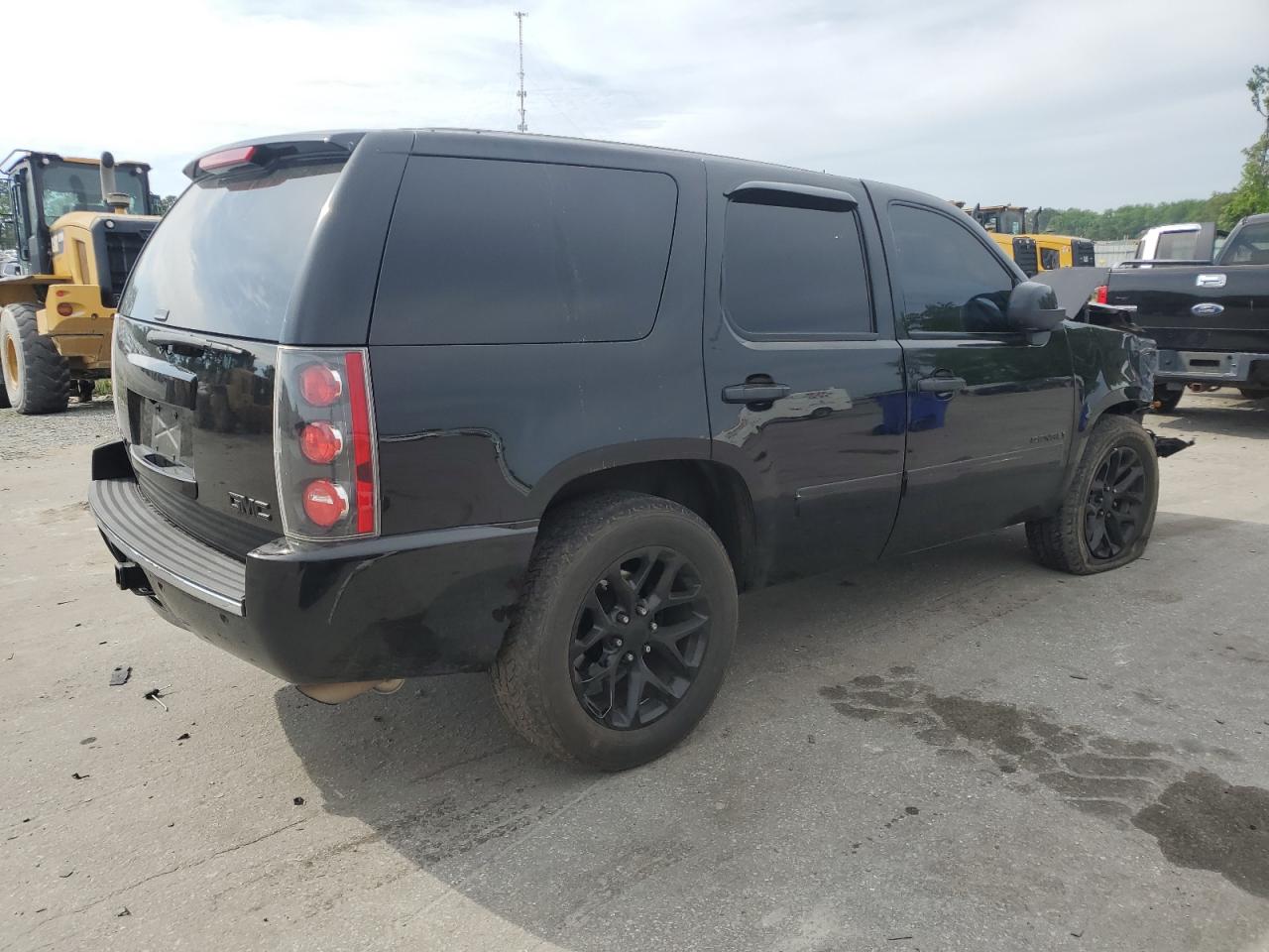 2013 GMC YUKON VIN 1GKS1EEF8DR302996 COPART salvage auction — FRONT END, NC - SALVAGE CERTIFICATE OF TITLE, sold $925 on 2025-06-24 (photo 3)