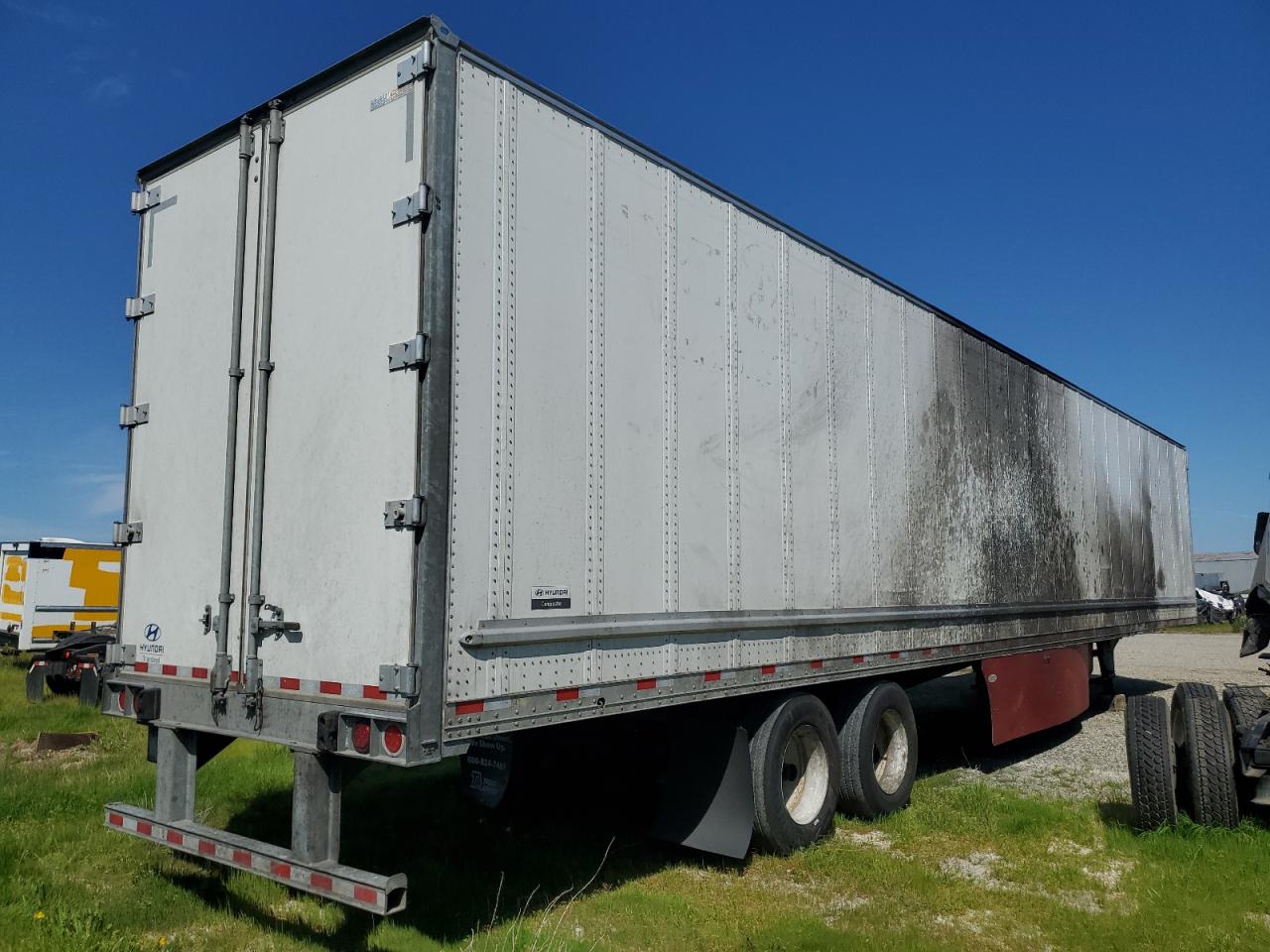 2020 F9w5 VIN 3H3V532C5LT201063 COPART salvage auction — Rollover, CA - SALVAGE CERTIFICATE, sold $5,000 on 2026-06-11 (photo 4)