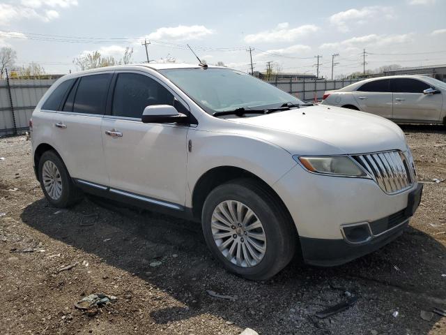 2011 Lincoln Mkx VIN 2LMDJ8JK0BBJ27541 COPART salvage auction — BURN, Il - Salvage Certificate, sold $225 on 2026-07-10 (photo 4)