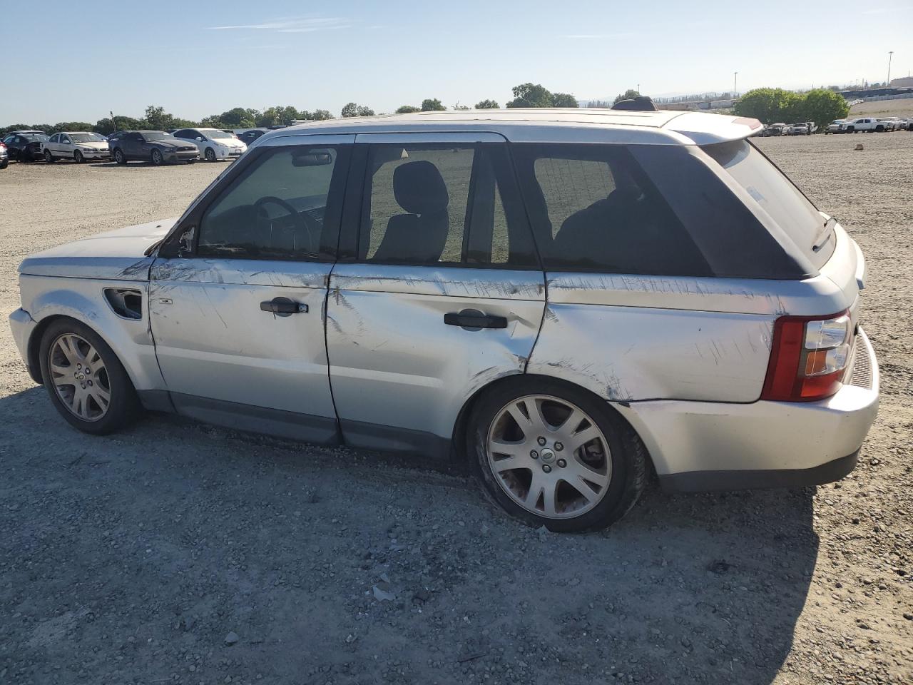 2007 Land Rover Range Rover Sport VIN SALSF25497A987242 COPART salvage auction — Side, CA - DIS/DLR/EXP APP FOR DUP CLEAN, sold $100 on 2026-04-23 (photo 2)
