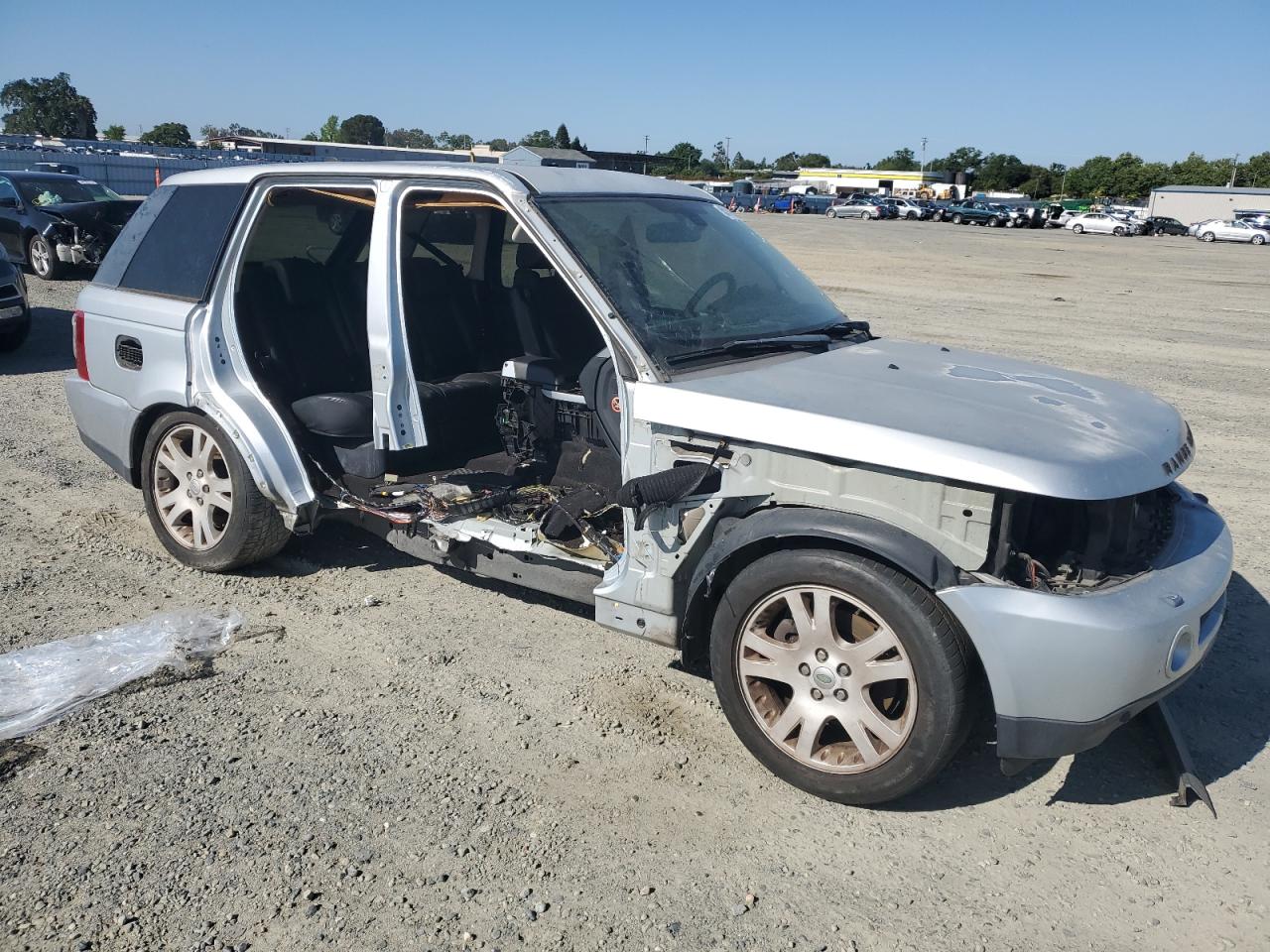 2007 Land Rover Range Rover Sport VIN SALSF25497A987242 COPART salvage auction — Side, CA - DIS/DLR/EXP APP FOR DUP CLEAN, sold $100 on 2026-04-23 (photo 4)