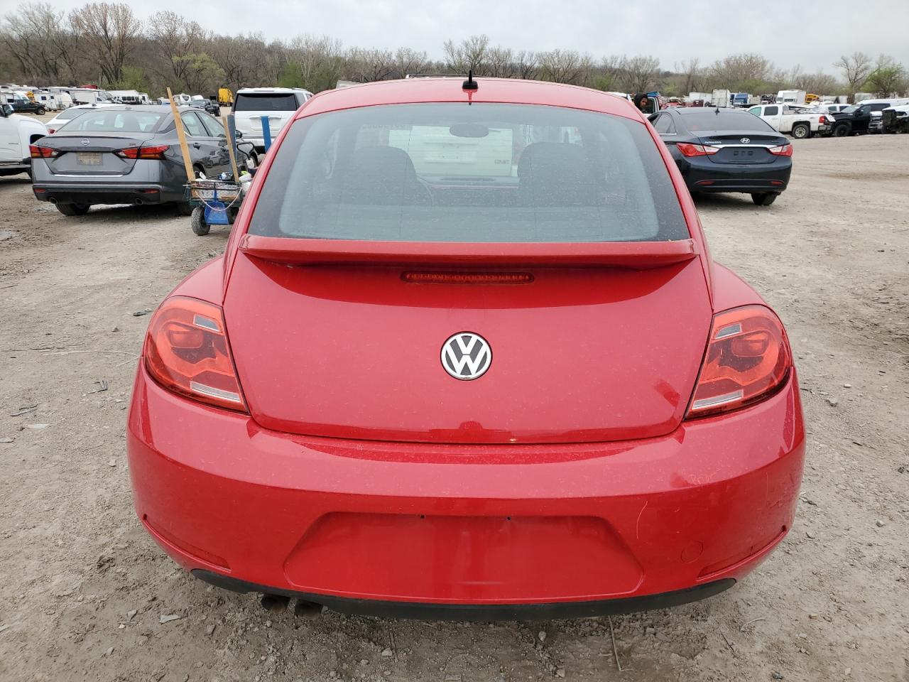 2012 VOLKSWAGEN BEETLE VIN 3VWJP7AT9CM649330 COPART salvage auction — FRONT END, MO - SALVAGE CERTIFICATE OF TITLE, sold $1,250 on 2025-04-22 (photo 6)