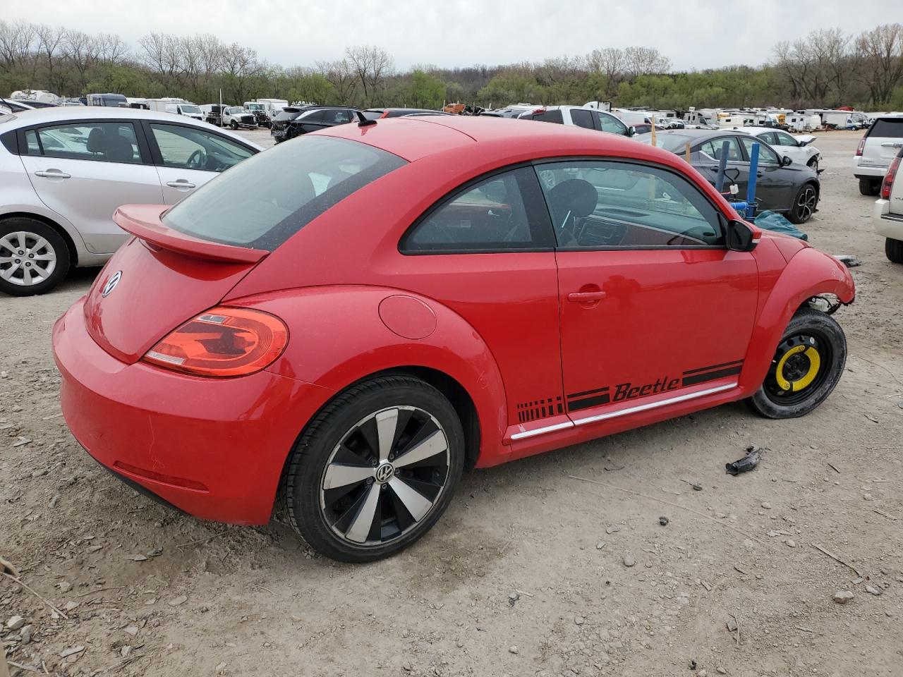 2012 VOLKSWAGEN BEETLE VIN 3VWJP7AT9CM649330 COPART salvage auction — FRONT END, MO - SALVAGE CERTIFICATE OF TITLE, sold $1,250 on 2025-04-22 (photo 3)