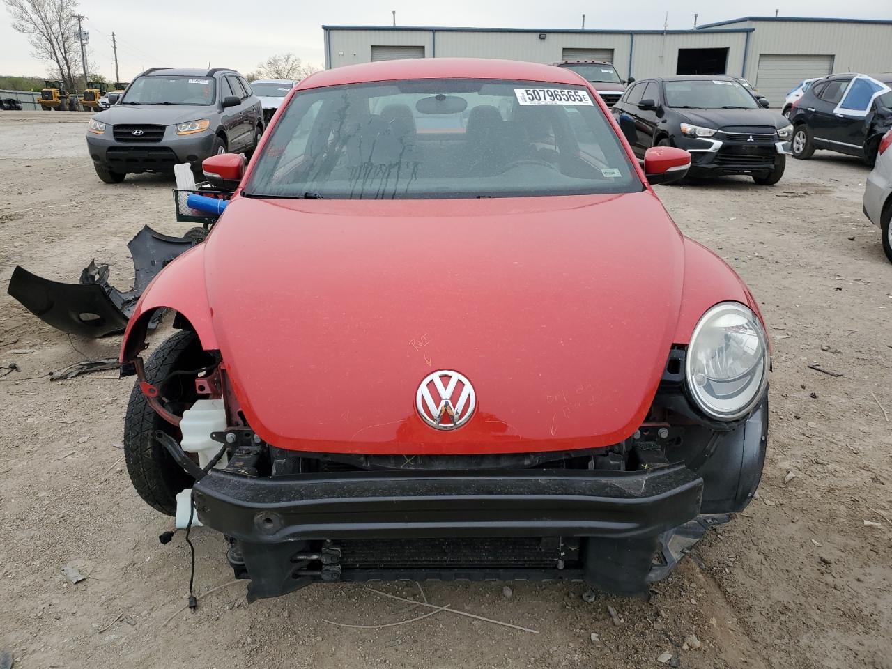2012 VOLKSWAGEN BEETLE VIN 3VWJP7AT9CM649330 COPART salvage auction — FRONT END, MO - SALVAGE CERTIFICATE OF TITLE, sold $1,250 on 2025-04-22 (photo 5)