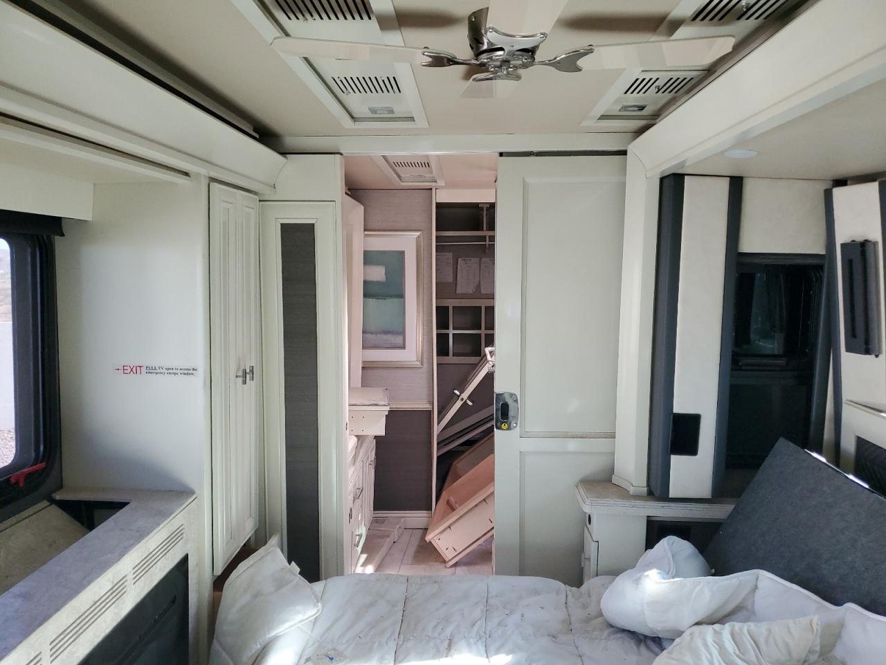 2021 Tiffin motorhomes inc Allegro bu VIN 5VBBAK7A1MA121059 COPART salvage auction — Side, AZ - CERT OF TITLE - SALVAGE (P), sold $40,000 on 2024-11-06 (photo 6)