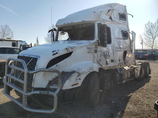 2025 Volvo Vn VIN 4V4NC9EH6SN667228 COPART salvage auction — ROLLOVER, Salvage Title, sold $15,150 on 2026-07-28 (photo 2)
