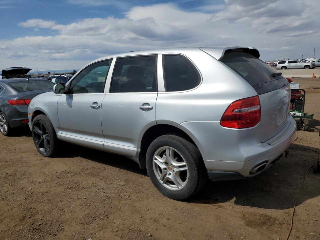 2008 Porsche Cayenne VIN WP1AB29P68LA41509 COPART salvage auction — MECHANICAL, CO - DEALER ONLY CLEAN TITLE, sold $1,100 on 2025-04-15 (photo 2)