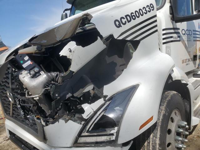 2021 Volvo Vnr VIN 4V4WC9EH0MN600339 COPART salvage auction — FRONT END, Salvage Title, sold $13,000 on 2026-08-06 (photo 9)