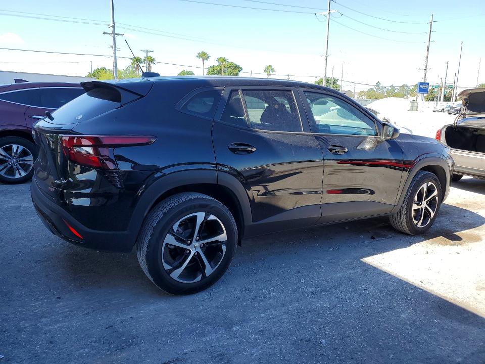 2025 Chevrolet Trax VIN KL77LGEP7SC254260 COPART salvage auction — SIDE, FL, sold $7,200 on 2026-07-17 (photo 3)