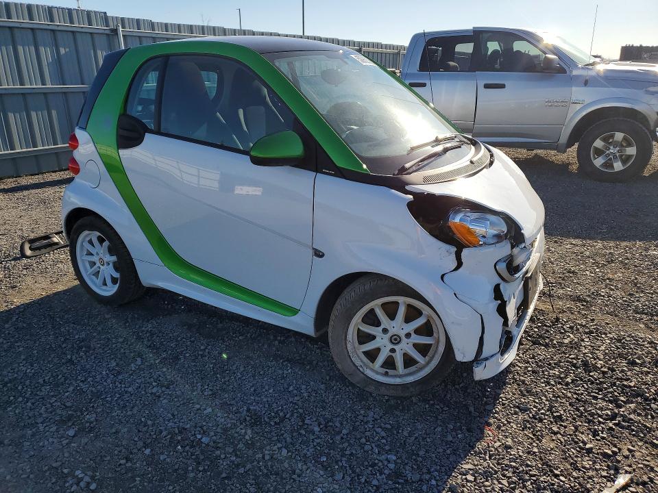 2015 Smart Fortwo VIN WMEEJ9AA6FK838823 COPART salvage auction — FRONT END, Salvage Title, sold $2,650 on 2026-07-14 (photo 4)