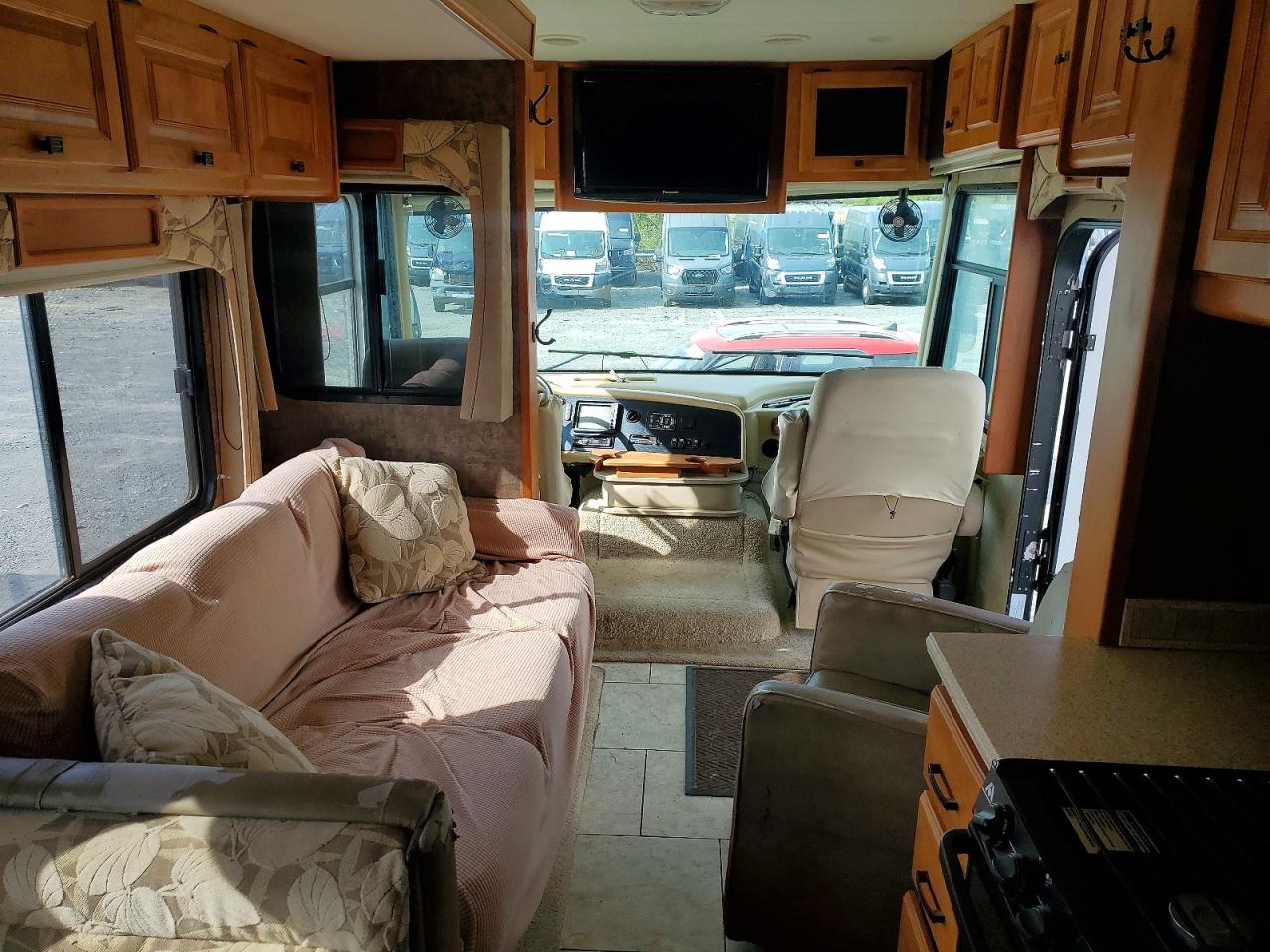 2011 Tiffin Alleg35qba VIN 1F66F5DY2B0A05938 COPART salvage auction — Rear End, MD - CERTIFICATE OF TITLE, sold $3,150 on 2026-07-07 (photo 5)