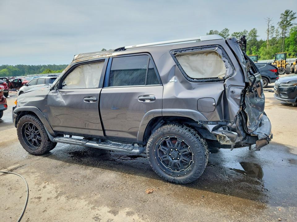 2016 Toyota 4runner VIN JTEBU5JRXG5389908 COPART salvage auction — ROLLOVER, Sc - Non-Reb & Rem Salvage Title, sold $4,000 on 2026-07-06 (photo 2)