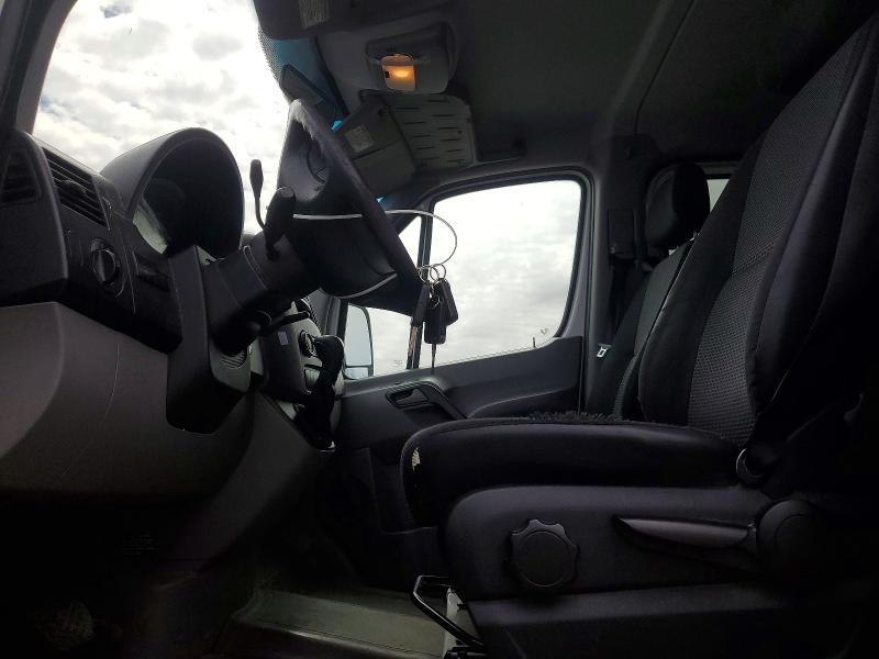 2011 Mercedes-benz Sprinter 2500 VIN WDZBE7CC8B5533647 COPART salvage auction — MINOR DENT/SCRATCHES, ON - PERMIT NO BRAND - UNFIT, sold $2,000 on 2026-07-15 (photo 7)