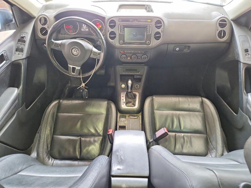 2017 Volkswagen Tiguan VIN WVGTV7AX7HK019420 COPART salvage auction — SIDE, Salvage Title, sold $2,150 on 2026-08-10 (photo 8)