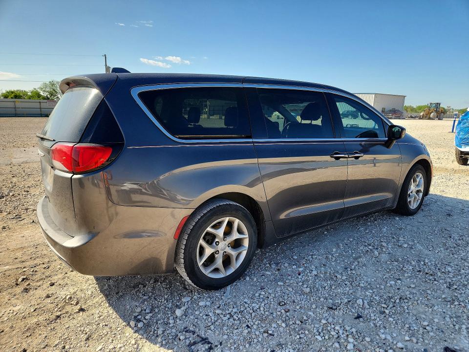 2017 Chrysler Pacifica VIN 2C4RC1BG6HR779968 COPART salvage auction — REAR END, Tx - Salvage Vehicle Title, sold $3,150 on 2026-07-02 (photo 3)